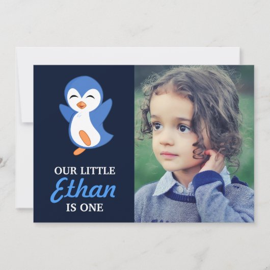 かわいく青いペンギンの男の赤ちゃんの最初誕生会 招待状 (正面)