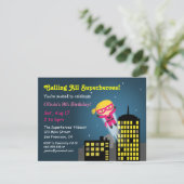 かわいく飛んでいるなスーパーヒーローの女の子の女の子の誕生会 招待状 (スタンド正面)