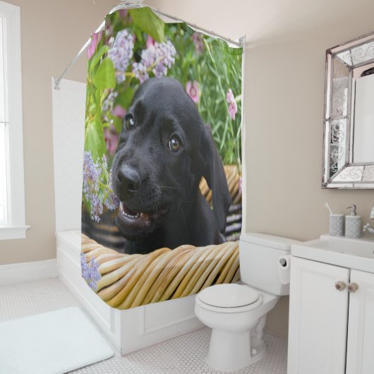かわいく黒いラブラドル・レトリーバー犬犬の子犬の写真のたらい シャワーカーテン (インサイチュ)