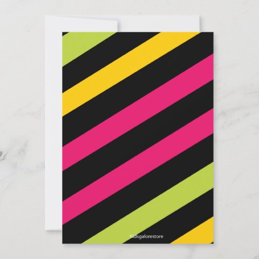 かわいく、数々のな色、アーケードの誕生日の女の子の招待状 招待状 (裏面)