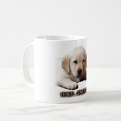 かわいそうな疲れた小さなラブラドール子犬。私と同じ！ コーヒーマグカップ (正面左)