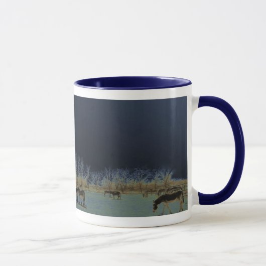 かわいらしいろばのBurroの群れNightscape マグカップ (右)