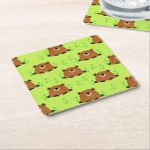 かわいらしいウッドランドのグラウンドホッグの模様 スクエアペーパーコースター (アングル)