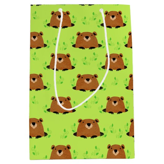 かわいらしいウッドランドのグラウンドホッグの模様 ミディアムペーパーバッグ (正面)