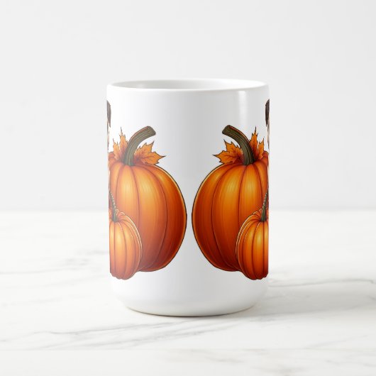 かわいらしいパグがカボチャやの隣に離れ座る コーヒーマグカップ (中央)