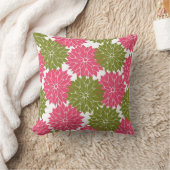 かわいらしいピンクおよび緑の花は花柄活気付きます クッション (ブランケット)