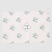 かわいらしいピンクおよび青い春の花のモノグラム ゴルフタオル (横)