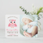 かわいらしいピンクのフクロウの写真の誕生の発表 案内状 (スタンド正面)