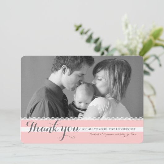 かわいらしいピンクの新生児は写真カード感謝していしています サンキューカード (スタンド正面)