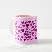 かわいらしいピンク及び薄紫の漫画のハートのマグ ツートーンマグカップ (正面左)