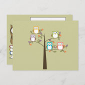 かわいらしい木のカレンダーのカラフルなフクロウ ポストカード (正面/裏面)