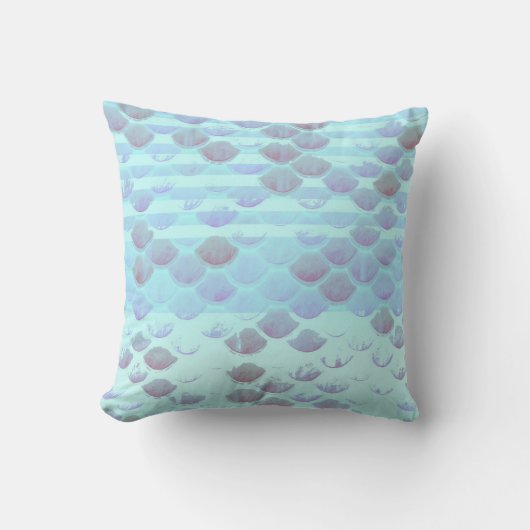 かわいらしい淡いブルーのストライプのな人魚の魚スケール クッション (正面)