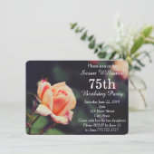 かわいらしい第75誕生日のパーティの招待状は上がりました 招待状 (スタンド正面)