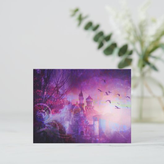 かわいらしい紫色のおとぎ話のファンタジーの城 ポストカード (スタンド正面)