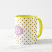 かわいらしい金ゴールドおよび白い水玉模様パターンモノグラム マグカップ (正面右)