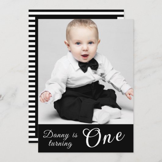 かわいらしい1歳の誕生日フォトモノクロ 招待状 (正面/裏面)