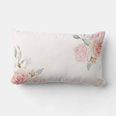 かわいらしくエレガントなピンクのバラ|ナナ ランバークッション (裏面)