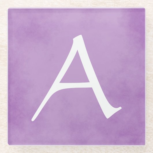 かわいらしくパーソナライズな紫色のモノグラム ガラスコースター (正面)