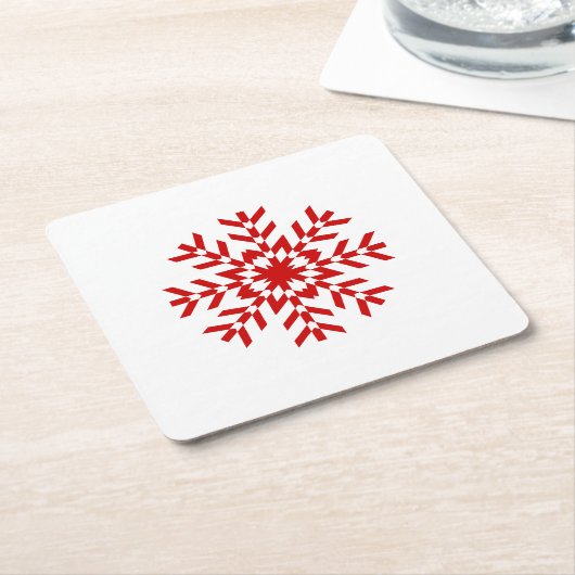 かわいらしく赤いクリスマスの雪片 スクエアペーパーコースター (アングル)