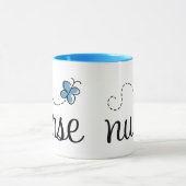 かわいらしく青いナースのマグ マグカップ (中央)