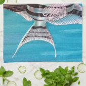 かわいらしく青い背景の油絵の天使の魚 キッチンタオル (折り畳み)