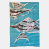 かわいらしく青い背景の油絵の天使の魚 キッチンタオル (縦)