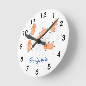 かわいらしく飛び跳ねるピーナッツの漫画イラストレーション ラウンド壁時計 (傾斜)