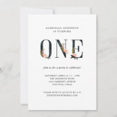 かわいらしく黒い花の文字|の最初誕生会 招待状 (正面)