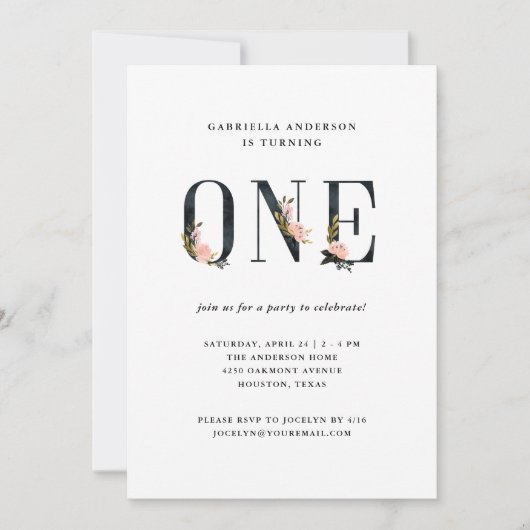 かわいらしく黒い花の文字|の最初誕生会 招待状 (正面)