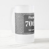 かわいらしパーソナライズされた誕生日グラスのマグギフト70th フロストグラスビールジョッキ (正面左)