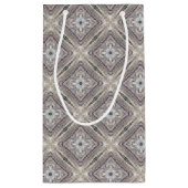 かわいらしピンク色のアステカインスパイア模様 スモールペーパーバッグ (裏面)