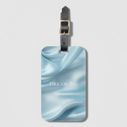 かわいらしフェミニンライトブルーフェイクサテン ラゲッジタグ (正面縦)