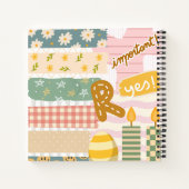 かわいらしフローラとテーパターン（の模様が）あるプのコラージュガーリード ノートブック (裏面)