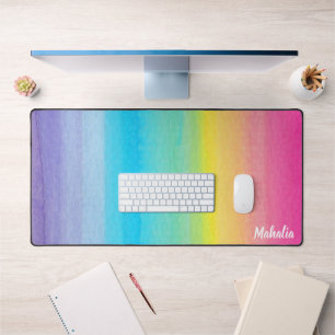 かわいらしモダンピンク色の虹の名前 デスクマット