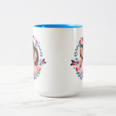 かわいらしモダンフローラリースカスタム写真 ツートーンマグカップ (中央)