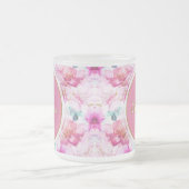 かわいらし名前をカスタムするフローラピンクと金ゴールド フロストグラスマグカップ (中央)