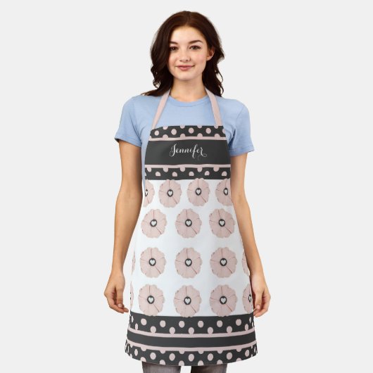かわいらし水玉模様炭ピンクエプパーソナライズされたロン エプロン (着用した状態)