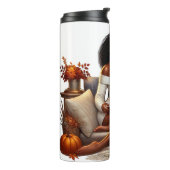 かわいらし秋をテーマにしたアフリカ系アメリカ人読女性 タンブラー (回転左)