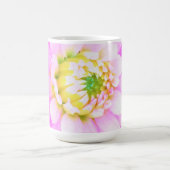 かわいらしPink、White、Yellow Cactus Dahliaマクロ コーヒーマグカップ (中央)