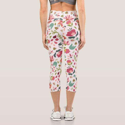 かわいガーリーいピンクのフローラの花 カプリレギンス (裏面)