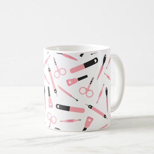 かわいモノグラムのいピンクのマニキュリストの道具の柄 コーヒーマグカップ (正面右)