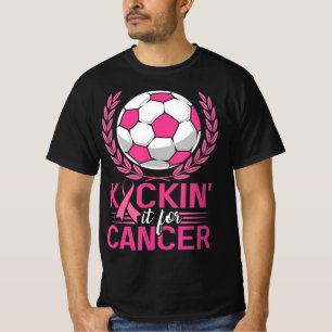 がんサッカーピンクリボン乳房の缶のためにそれをキックイン Tシャツ