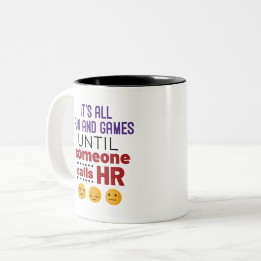 が人事に電話するまではおもしろいとゲームはすべてである ツートーンマグカップ (正面左)
