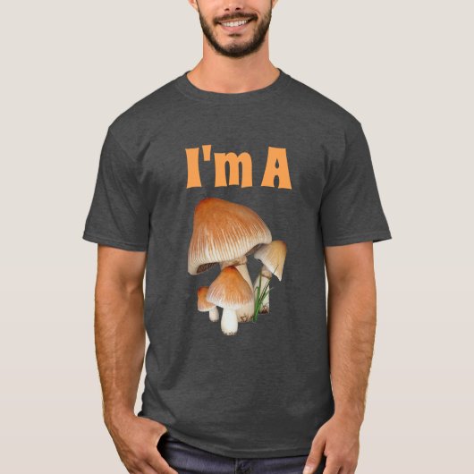 きのこおもしろいを使った「わたしは菌類だ」 Tシャツ (正面)