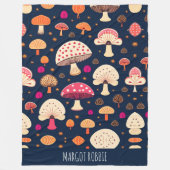 きのこおもしろいピンクブルー水彩模様 フリースブランケット (正面)