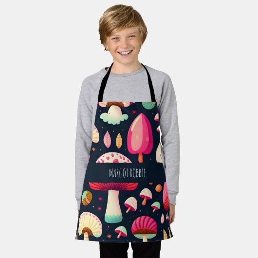 きのこおもしろいピンクブルー等角投影パターン エプロン (着用した状態)