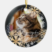 きらきらと輝く雪の結晶の写真 黒 オーナメント (正面)