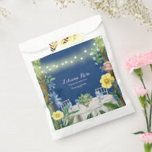 きらきら光る青い花の庭での花嫁のシャワー