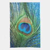 きらびやかで青い孔雀の羽の静物画 キッチンタオル (縦)