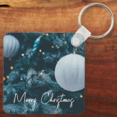 きらびやかなクリスマスツリーとクリスマスボール キーホルダー (裏面)